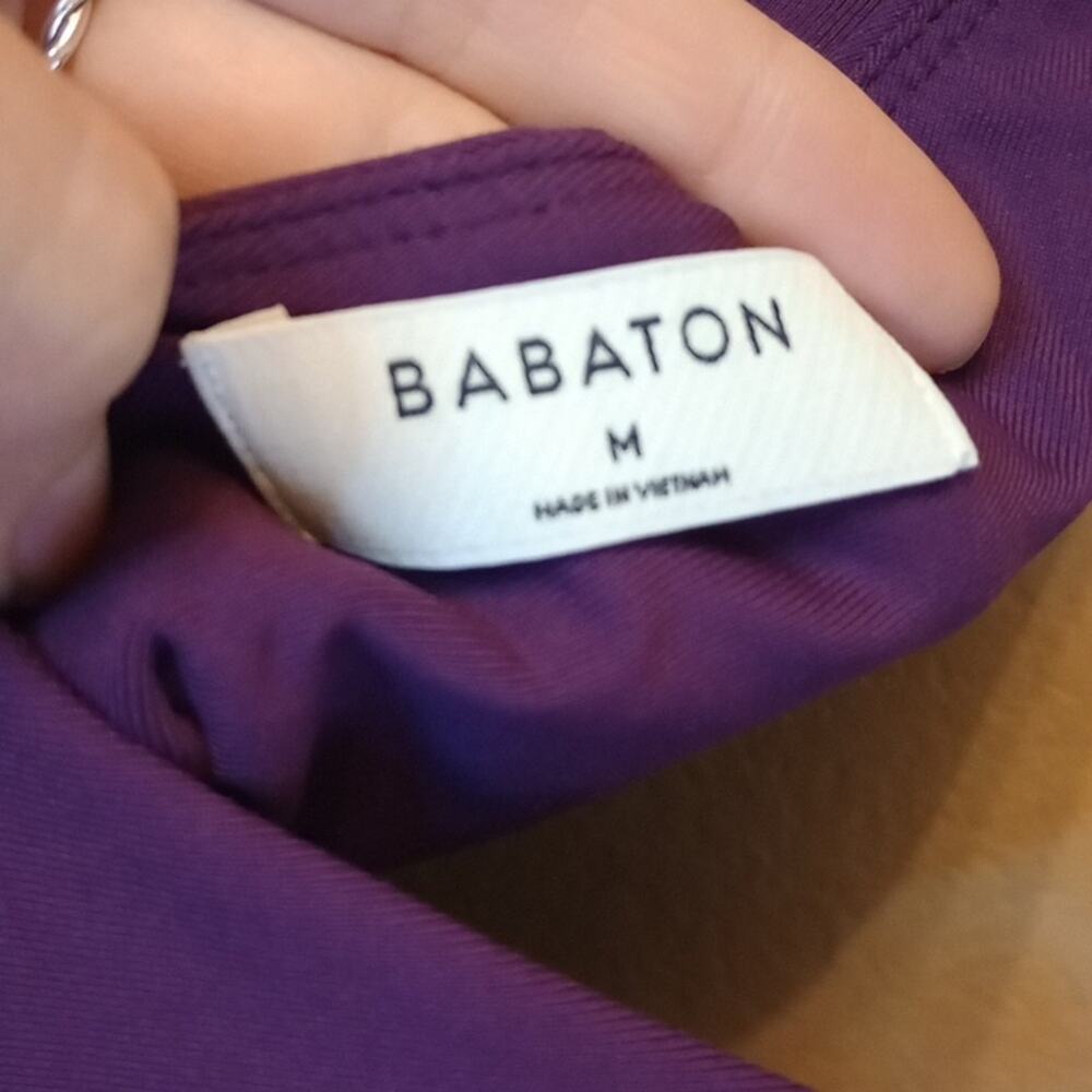 Babaton V neck Activewear Athletic Bra crop tank size M - Picture 3 of 5
